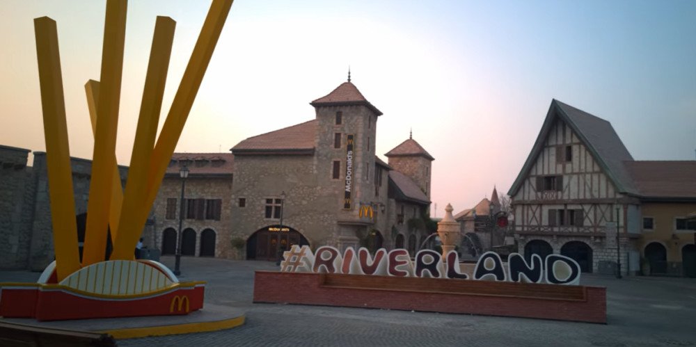 Explore Riverland Dubai’s Charming Streets