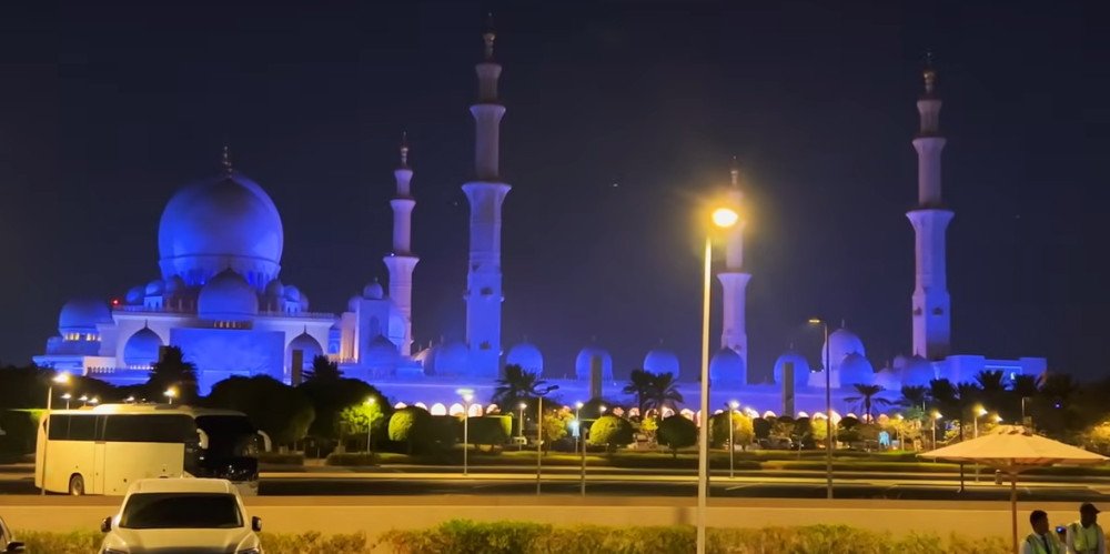 Sheikh Zayed Grand Mosque – Iconic Islamic Landmark