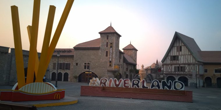 Explore Riverland Dubai’s Charming Streets